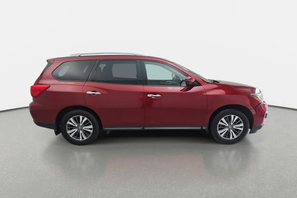 2019 Nissan Pathfinder SV photo 1