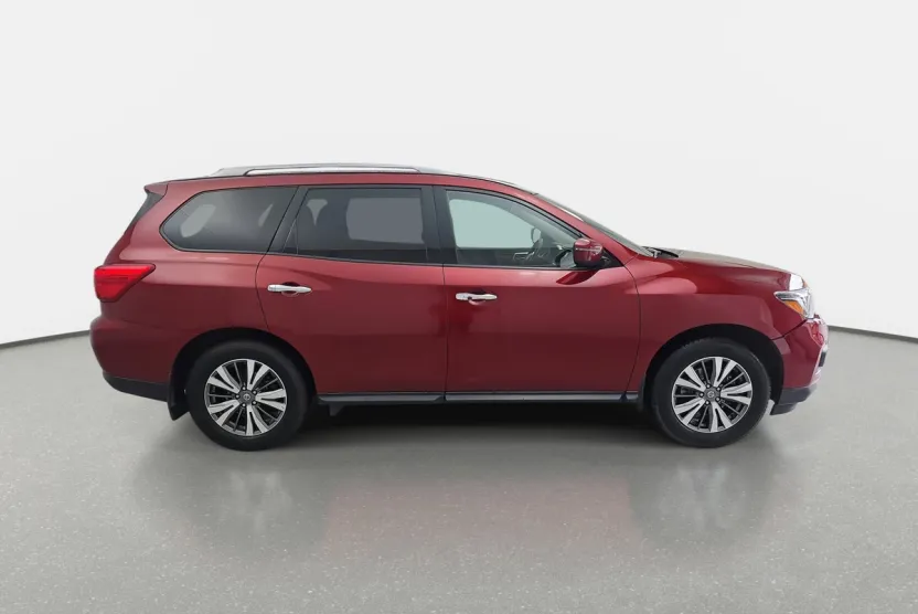 2019 Nissan Pathfinder SV photo 1