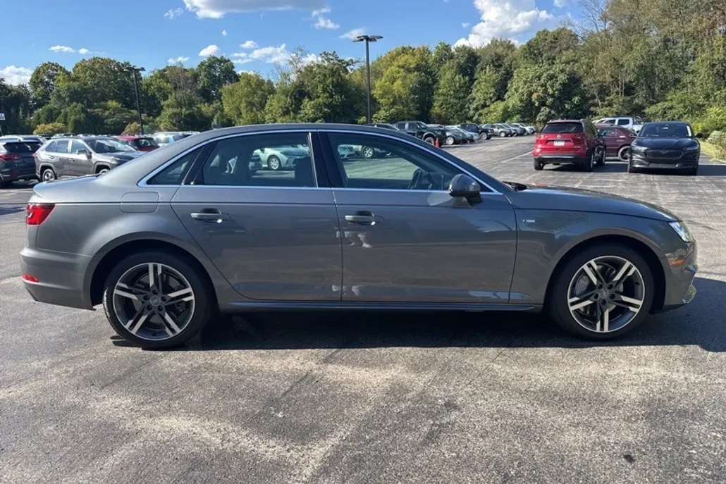 2018 Audi A4 2.0T Premium Plus Quattro photo 1