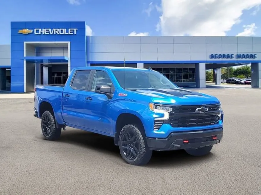 2025 Chevrolet Silverado 1500 LT photo 1