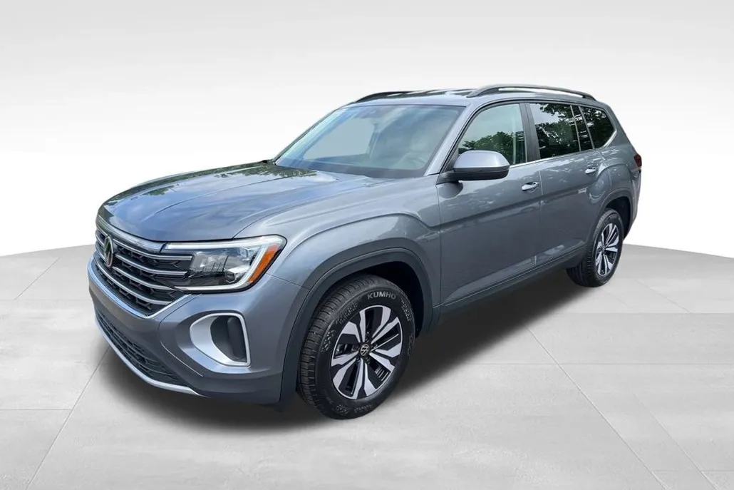 2025 Volkswagen Atlas SE photo 1