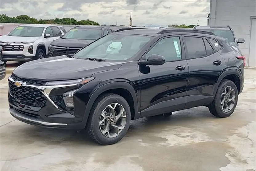 2026 Chevrolet Trax LT photo 1