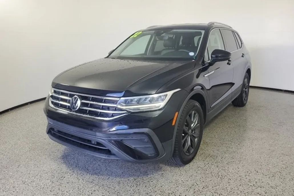 2022 Volkswagen Tiguan SE photo 1