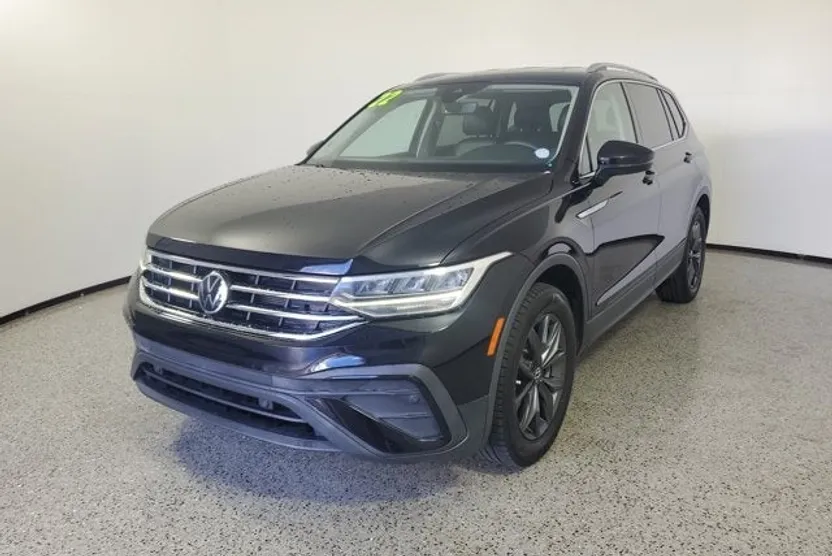 2022 Volkswagen Tiguan SE photo 1
