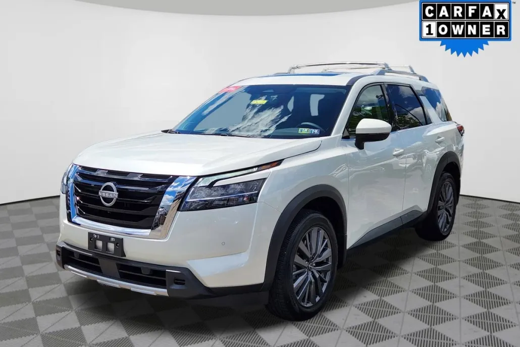 2024 Nissan Pathfinder SL photo 1