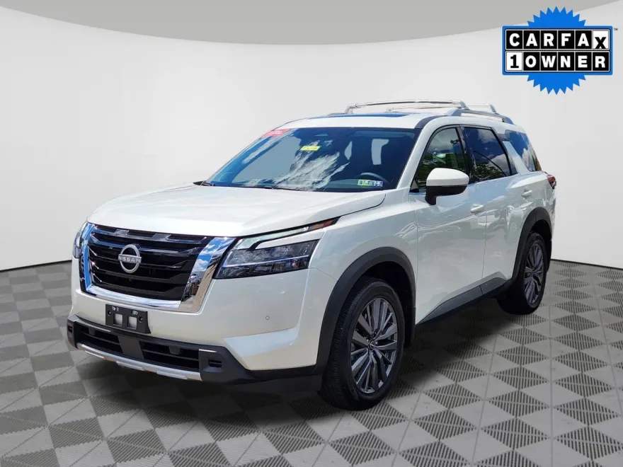 2024 Nissan Pathfinder SL photo 1