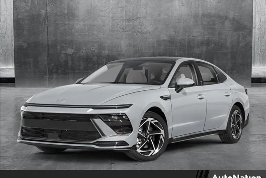 2025 Hyundai Sonata SEL photo 1