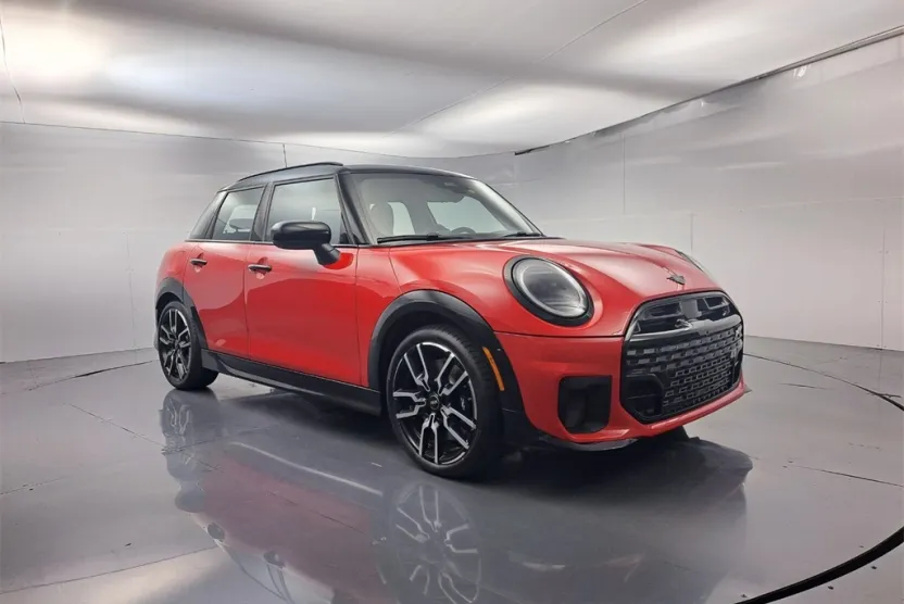 2026 Mini Cooper 4 Door Hardtop S Iconic photo 1