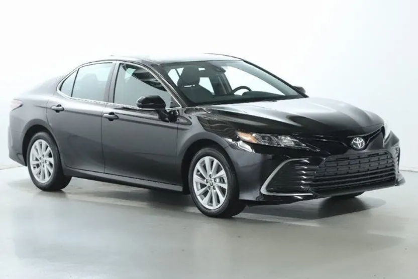2024 Toyota Camry LE photo 1