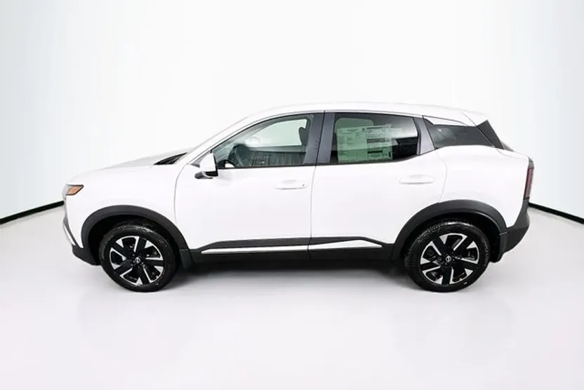 2025 Nissan Kicks SV photo 1