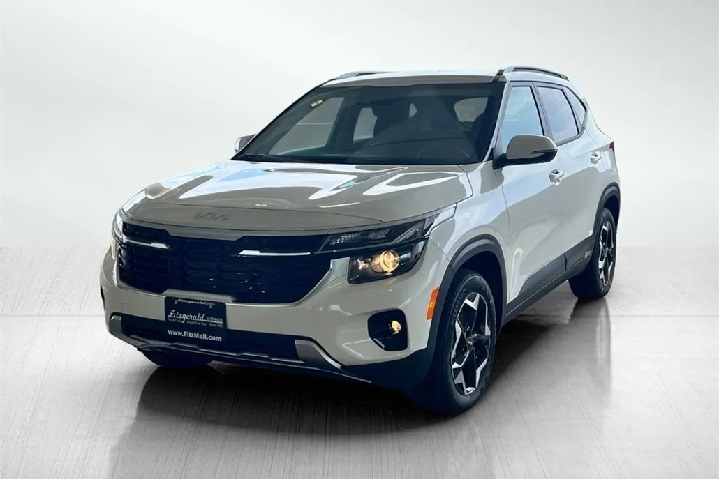 2025 Kia Seltos S photo 1