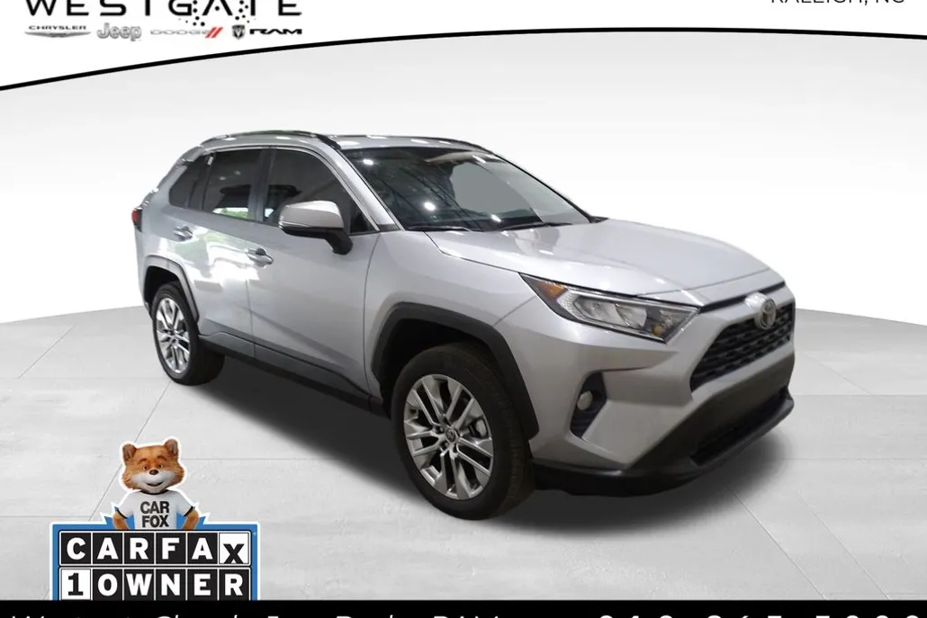 2021 Toyota RAV4 XLE Premium photo 1