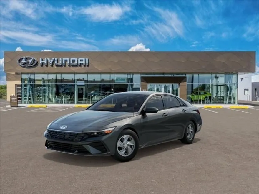 2025 Hyundai Elantra SE photo 1