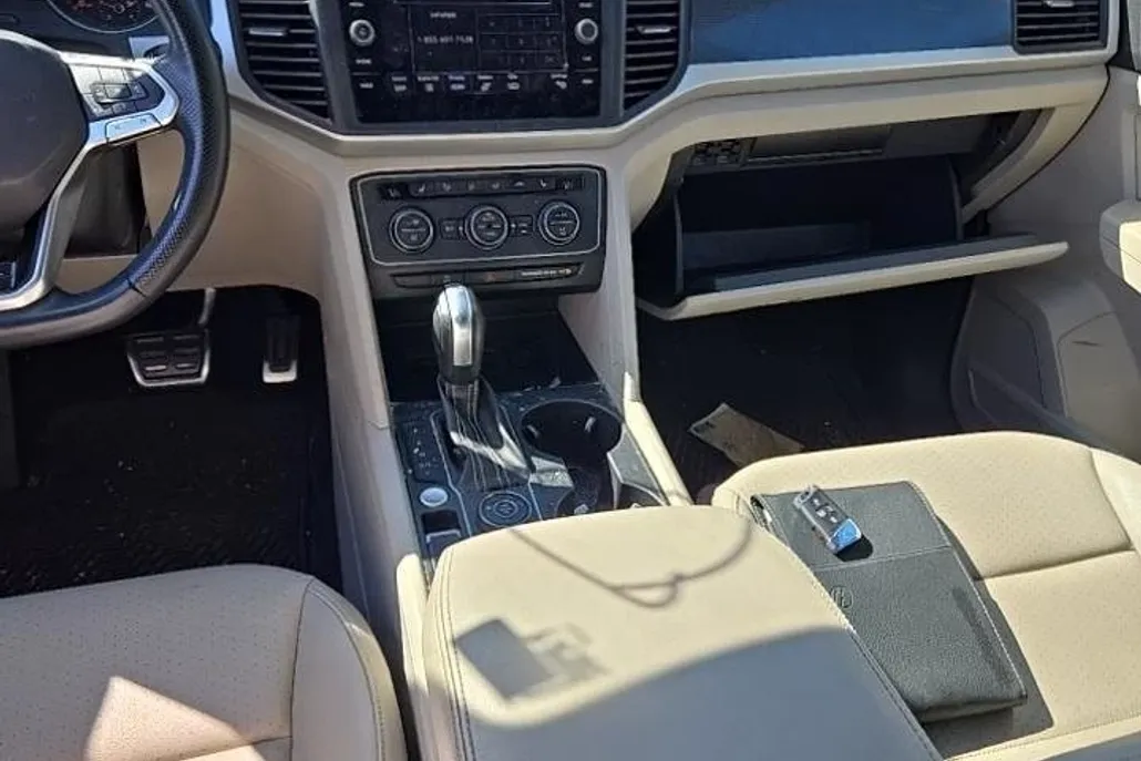 2021 Volkswagen Atlas V6 SE Technology R-Line photo 1