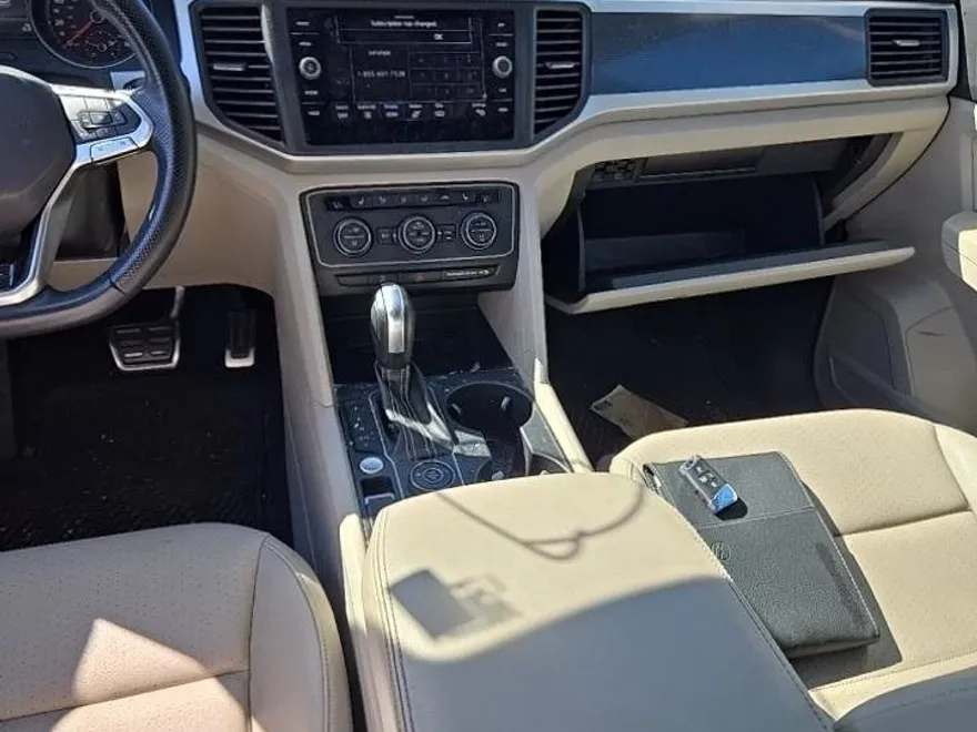 2021 Volkswagen Atlas V6 SE Technology R-Line photo 1