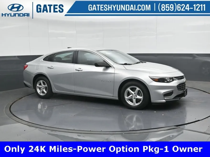 2016 Chevrolet Malibu LS photo 1
