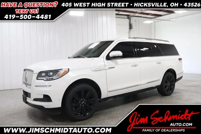 2023 Lincoln Navigator L Reserve photo 1