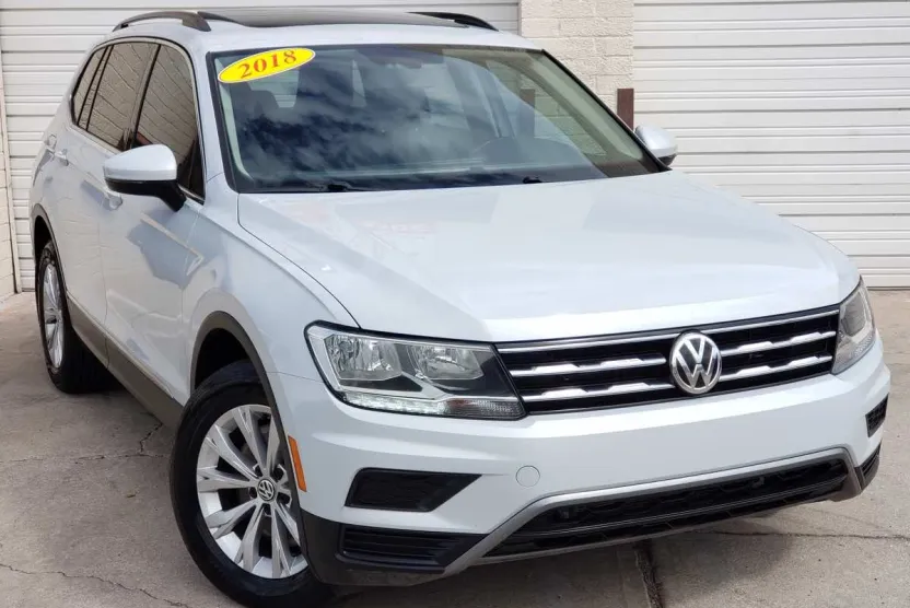 2018 Volkswagen Tiguan SEL photo 1