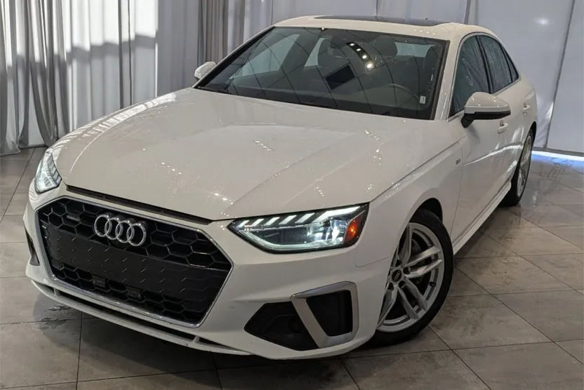 2022 Audi A4 S line Quattro Premium Plus photo 1