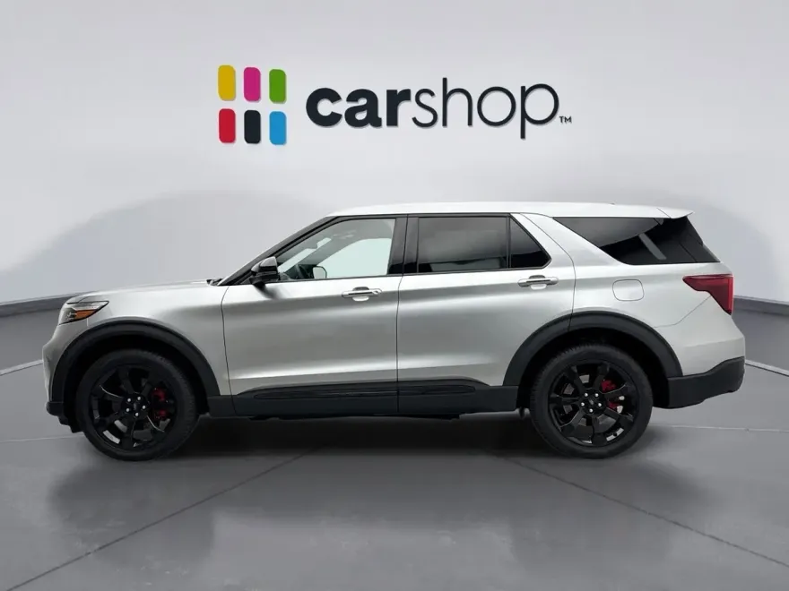 2022 Ford Explorer ST photo 1