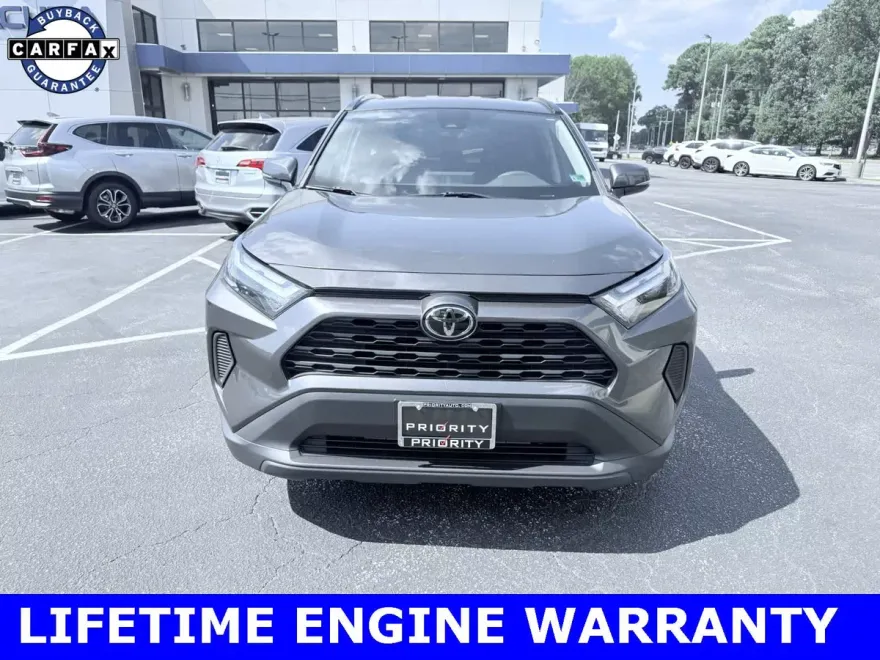 2023 Toyota RAV4 XLE photo 1