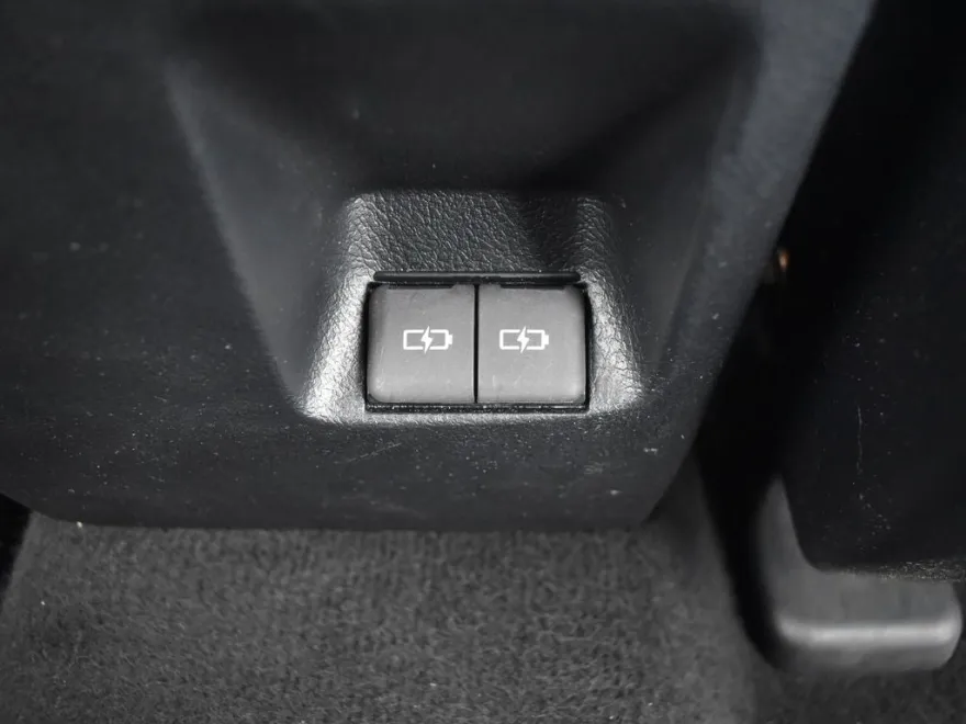 2024 Toyota 4Runner SR5 photo 29