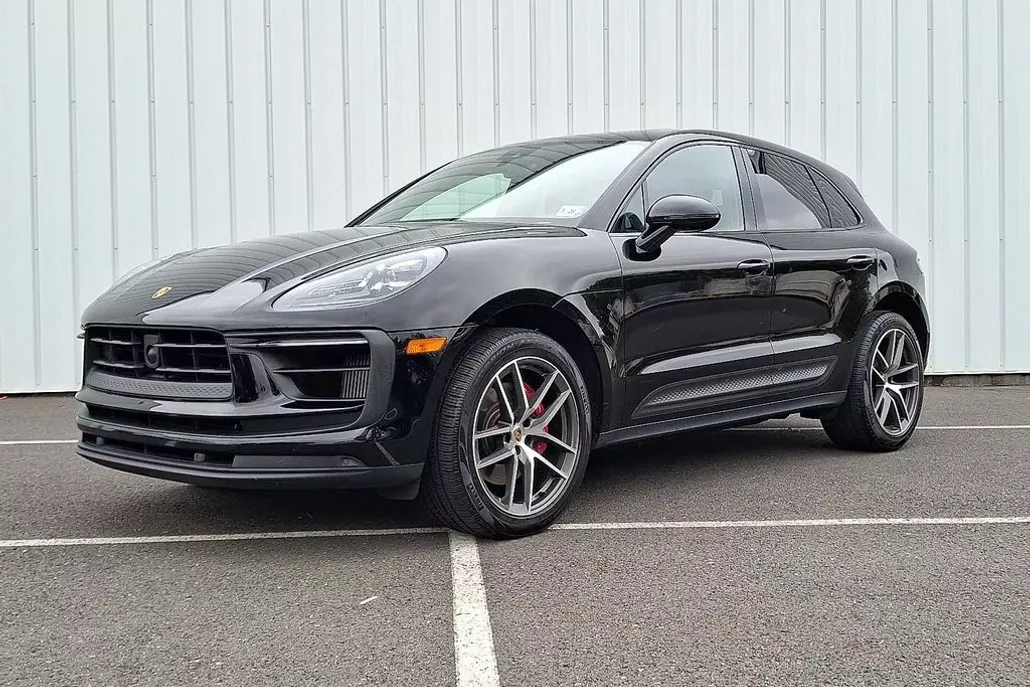 2023 Porsche Macan S photo 1