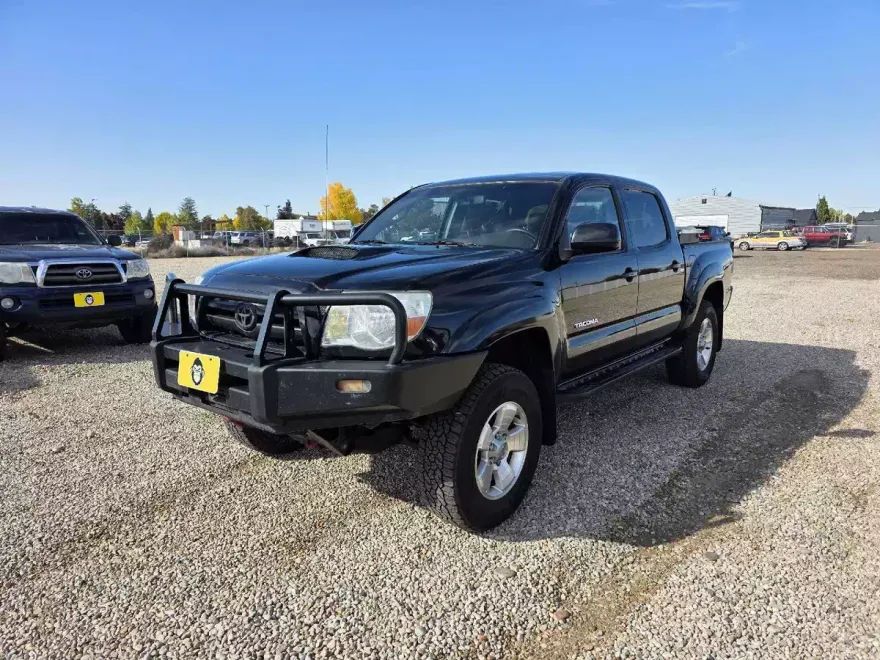 2005 Toyota Tacoma DLX photo 1