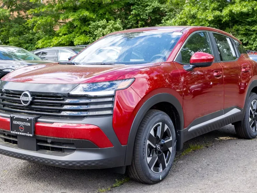 2025 Nissan Kicks SV photo 1