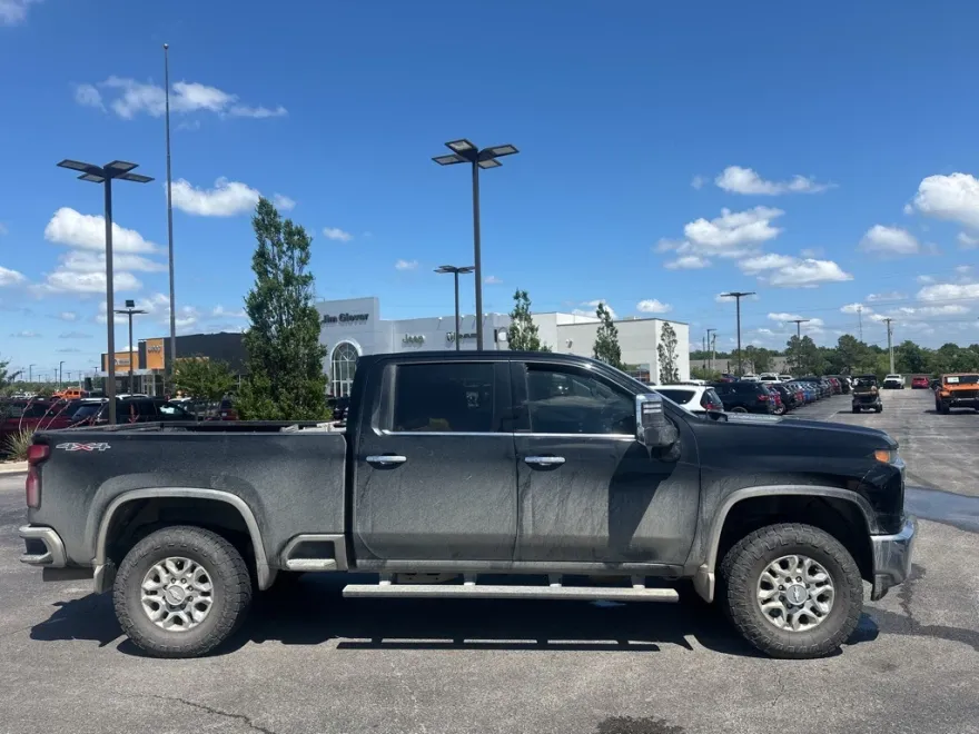 2020 Chevrolet Silverado 3500HD LTZ photo 1