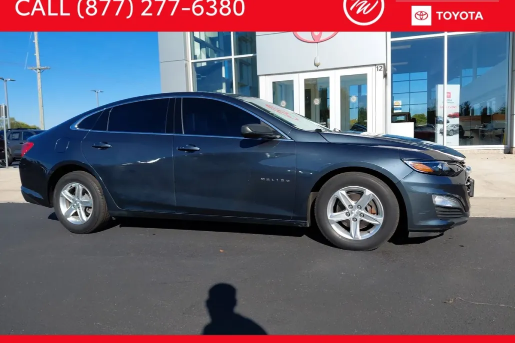 2021 Chevrolet Malibu photo 1