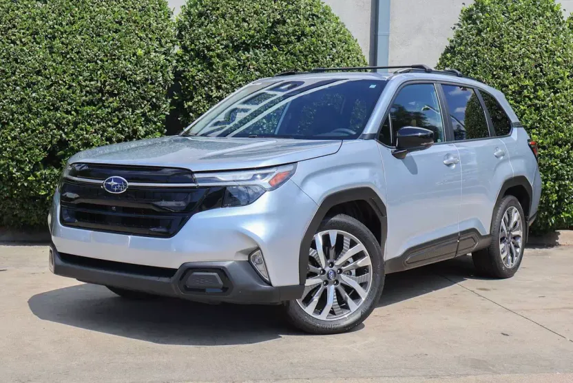 2025 Subaru Forester Touring photo 1