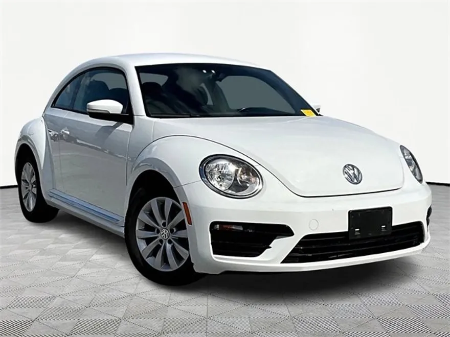 2019 Volkswagen Beetle S photo 1