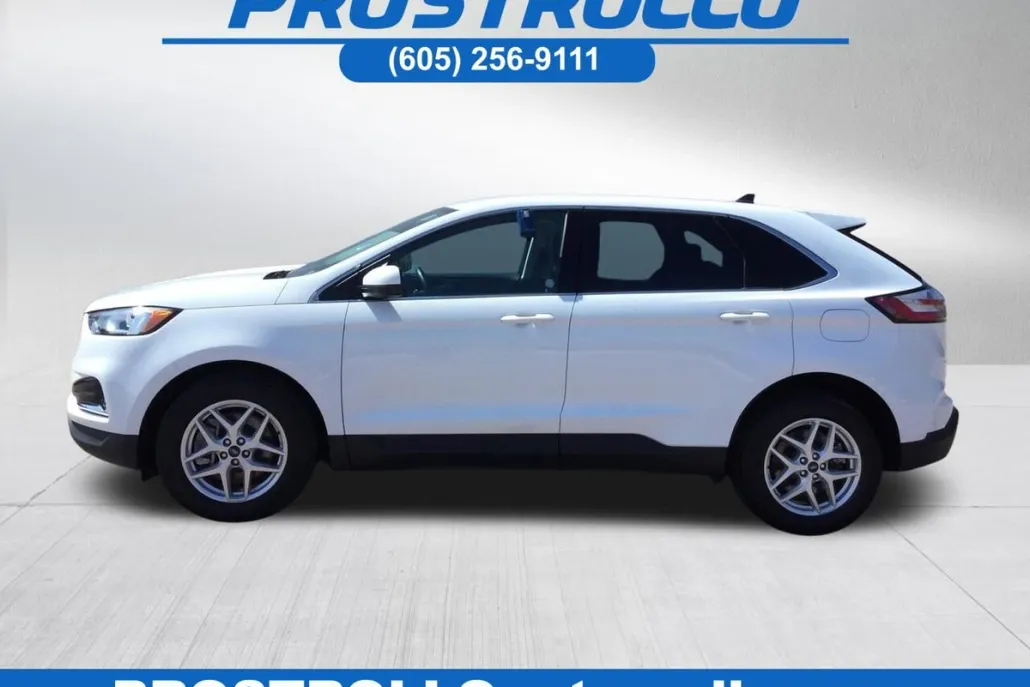 2022 Ford Edge SEL photo 1