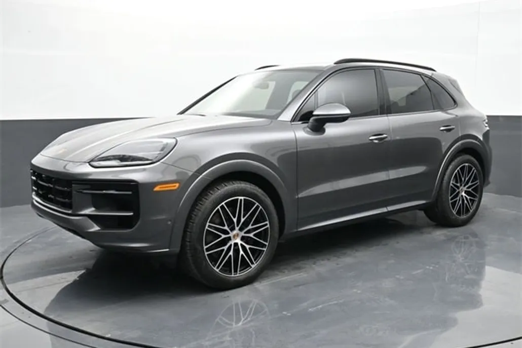 2025 Porsche Cayenne photo 1