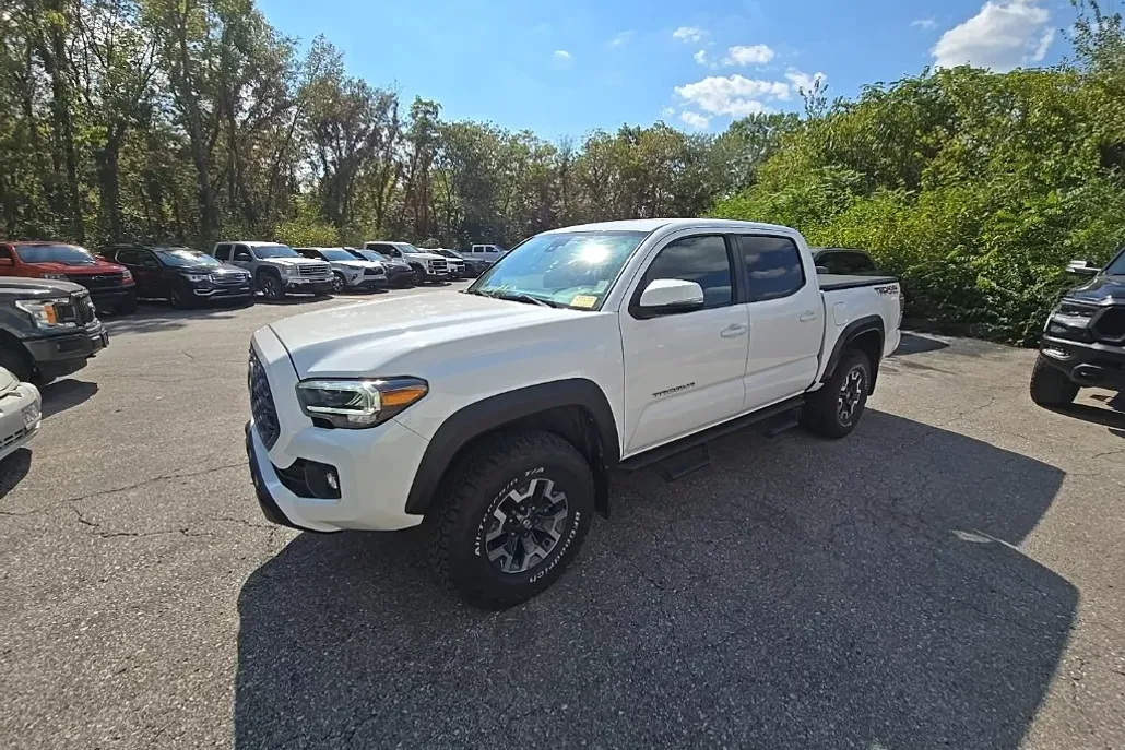 2021 Toyota Tacoma TRD Off-Road photo 1