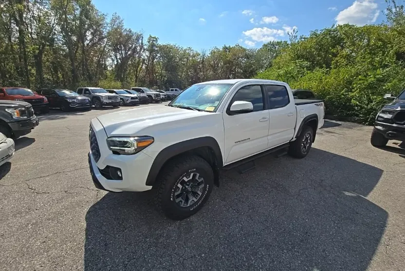 2021 Toyota Tacoma TRD Off-Road photo 1