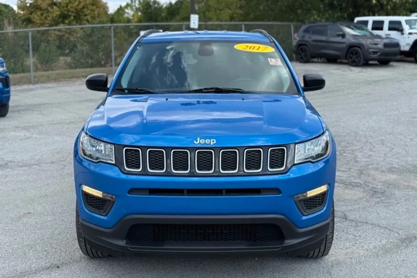 2017 Jeep Compass Sport photo 1