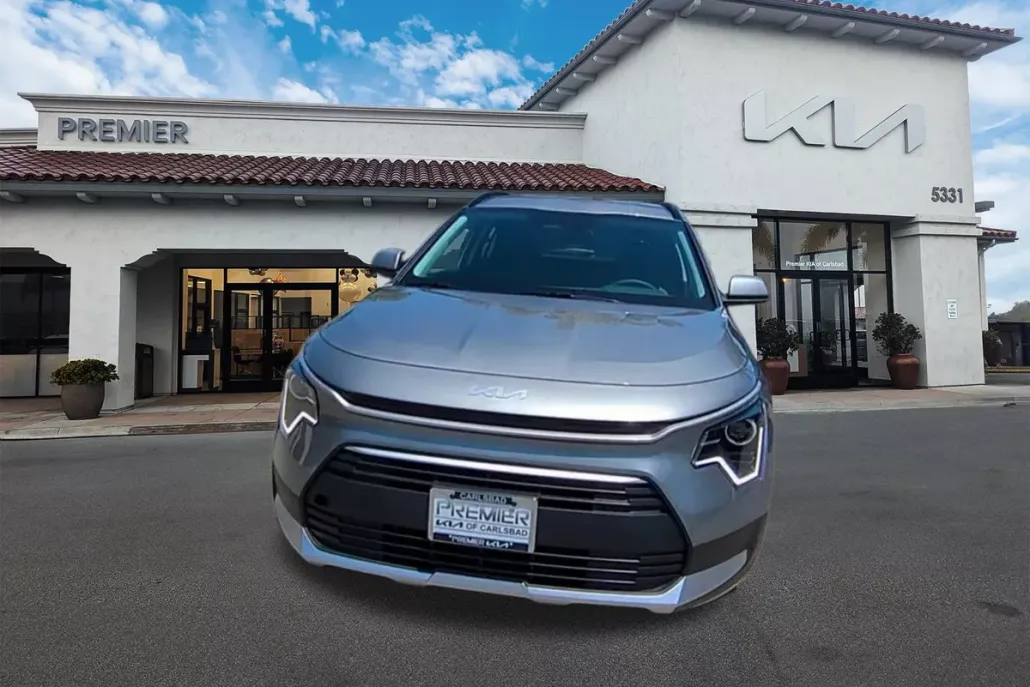 2025 Kia Niro LX photo 1