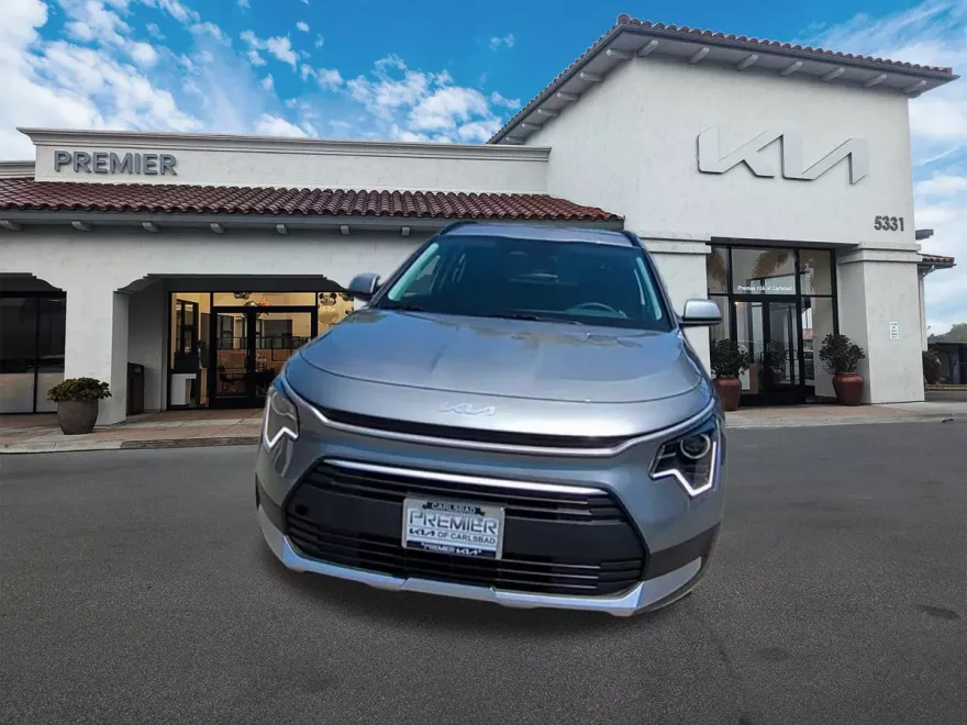 2025 Kia Niro LX photo 1