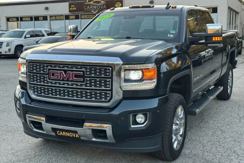 2019 Gmc Sierra 2500 HD Denali photo 1