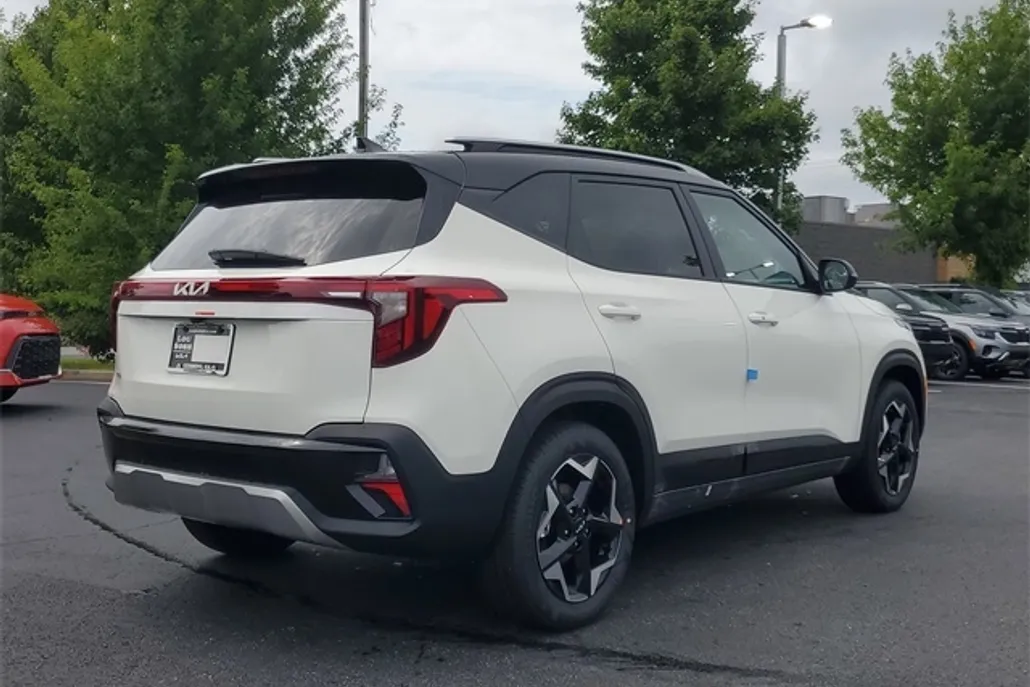 2025 Kia Seltos S photo 1