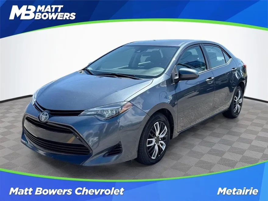 2018 Toyota Corolla LE photo 1