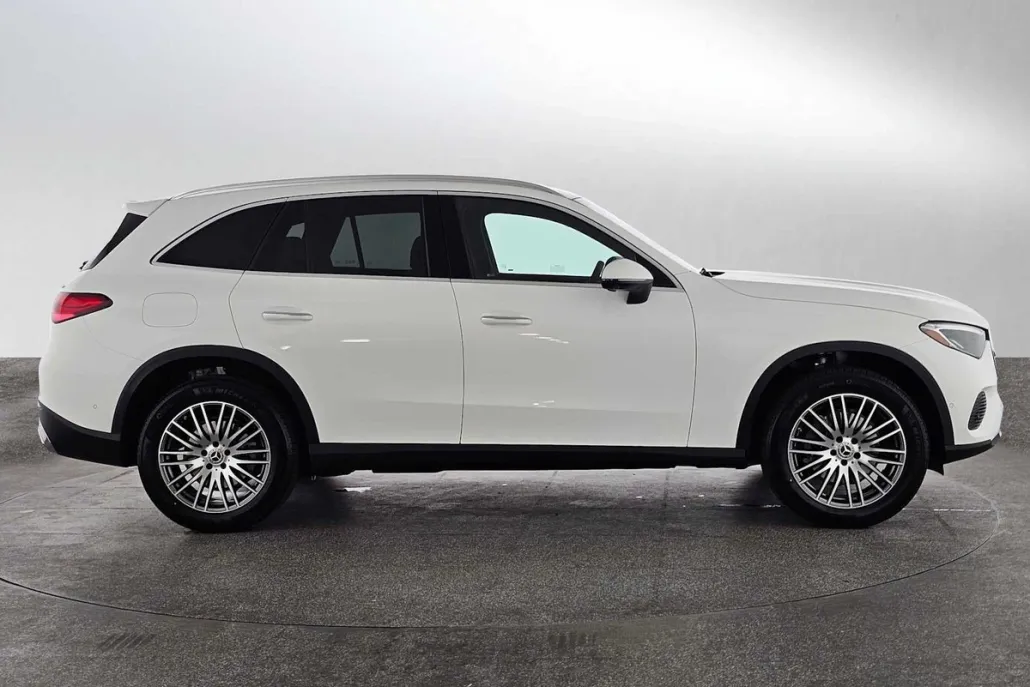 2026 Mercedes Benz GLC 300 4MATIC photo 1