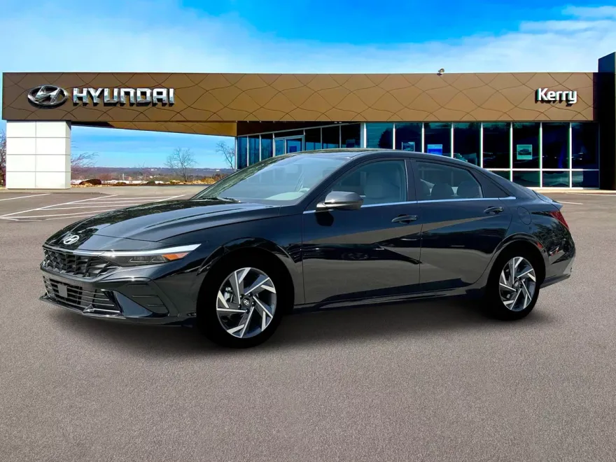 2025 Hyundai Elantra SEL Convenience photo 1