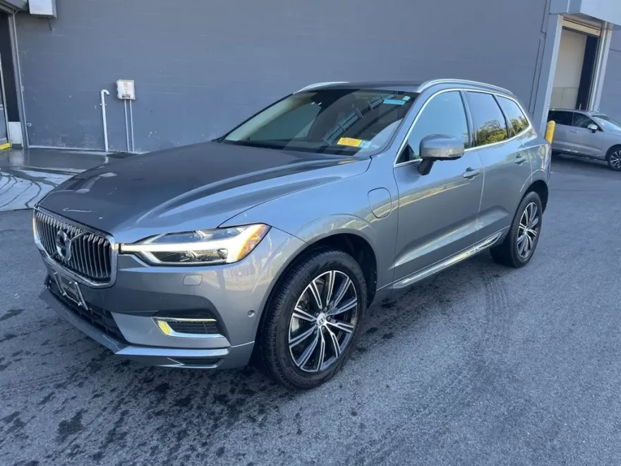 2020 Volvo XC60 Hybrid T8 Inscription photo 1