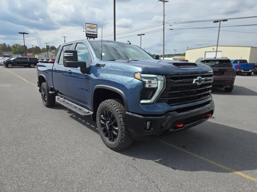 2026 Chevrolet Silverado 2500HD LT photo 1