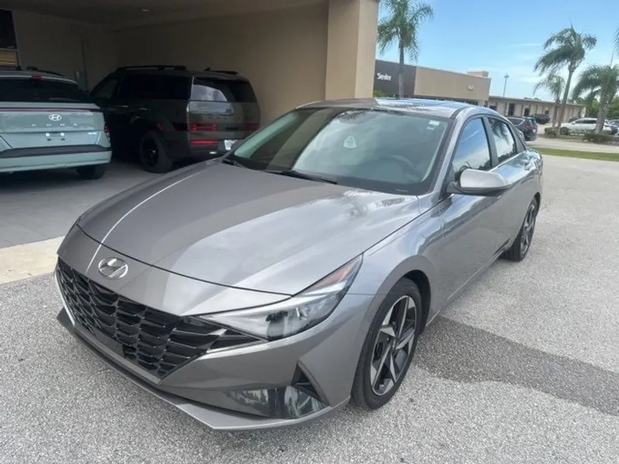 2023 Hyundai Elantra Hybrid Limited photo 1