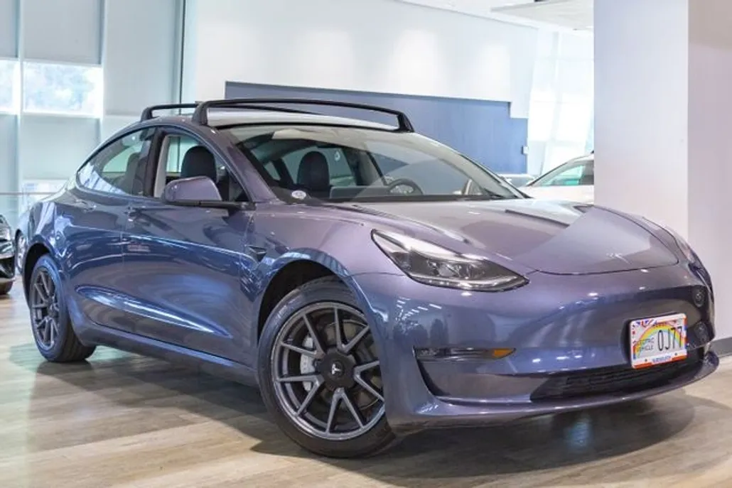 2023 Tesla Model 3 Standard Range photo 1