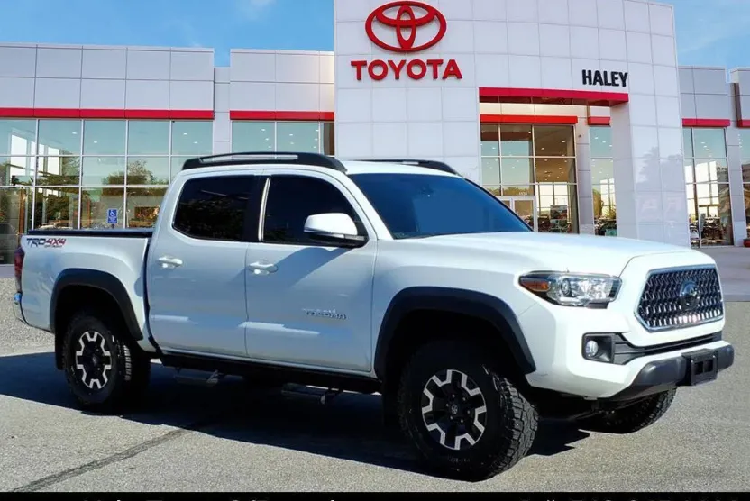 2018 Toyota Tacoma TRD 4x4 photo 1